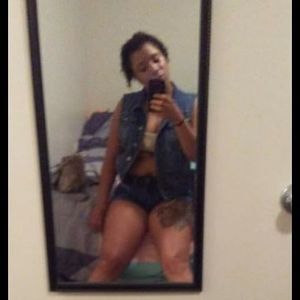 Meet your Posher, Candise